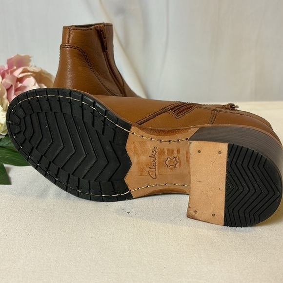 Clarks Womens Brown Leather Stacked Heel Ankle Boot Size 7 NEW - Picture 6 of 8